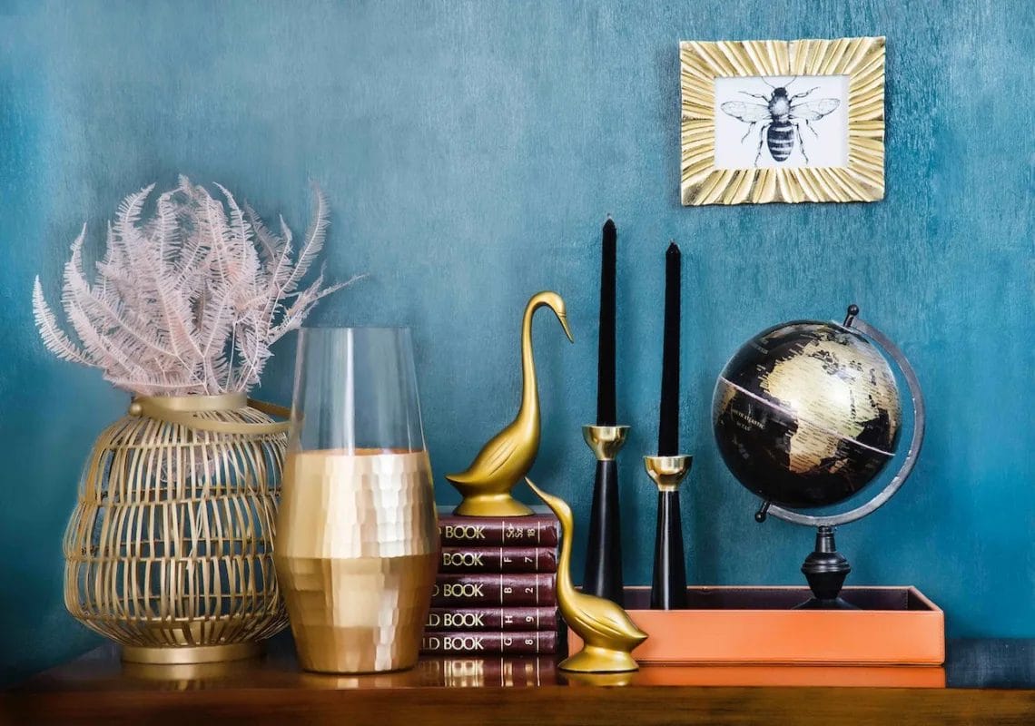 Decorative items on a desk
