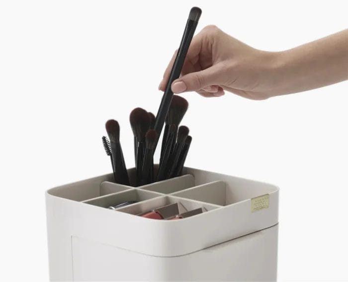 Joseph Joseph Viva Make Me Up Compact Mirror & Makeup Organiser Set - Image 7