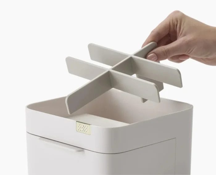 Joseph Joseph Viva Make Me Up Compact Mirror & Makeup Organiser Set - Image 6