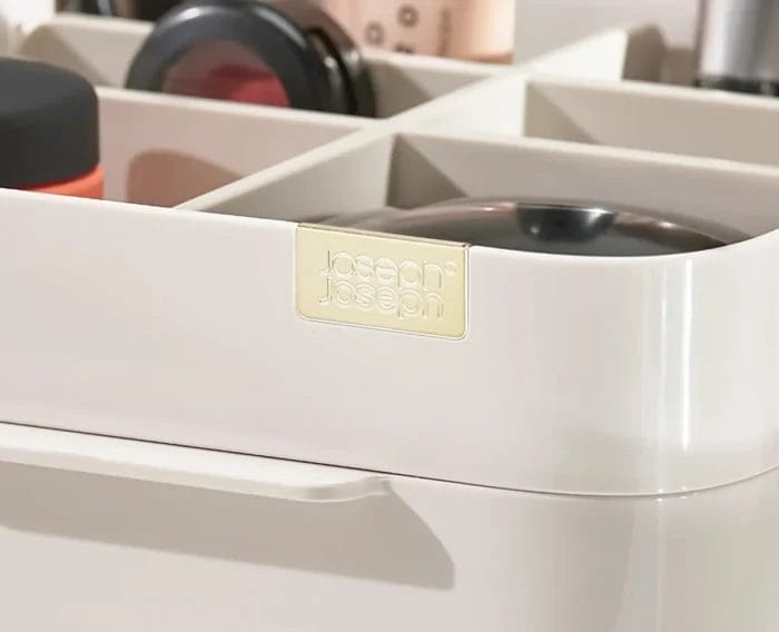 Joseph Joseph Viva Make Me Up Compact Mirror & Makeup Organiser Set - Image 5