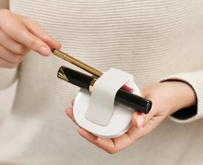 Joseph Joseph Viva 2-in-1 Compact Magnifying Mirror - Image 3