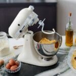 KitchenAid Artisan Stand Mixer 4.8L Fresh Linen + Free Betty Crocker Cooking Set - Image 4